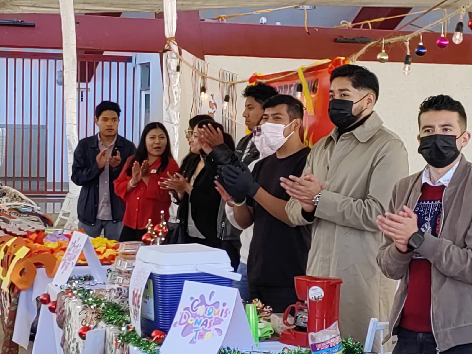 Estudiantes de la UATx y artesanos ofrecen sus productos en la 'Feria del emprendimiento'